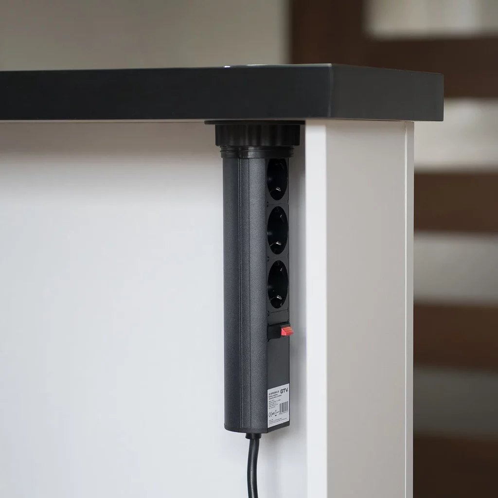 Gniazdo wpuszczane chowane w blat POWERPORT fi 60 Czarne GTV