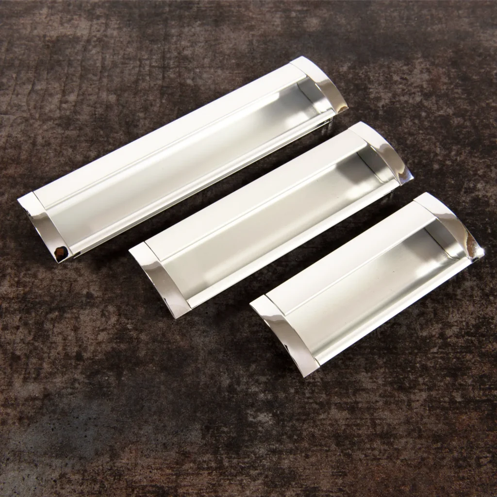 Uchwyt meblowy do szafek LCK-326 Chrom LEBA