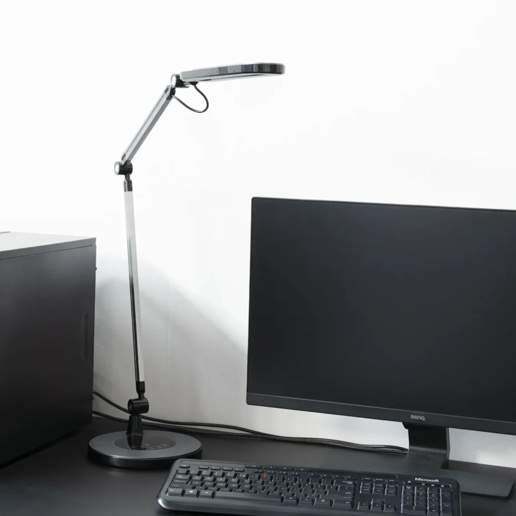 Lampka biurkowa K-BL1221 Srebrna z serii ALETTE