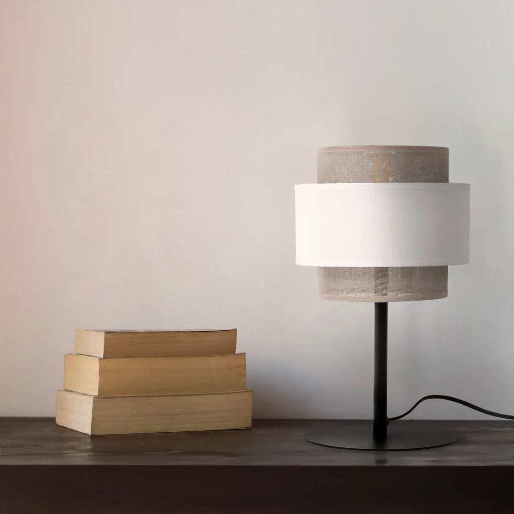 Wyjątkowa lampka stołowa z dwuczęściowym abażurem K-5276 z serii CEZAR